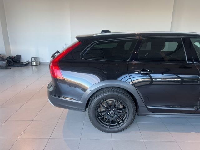 2018 Volvo V90 Cross Country Base